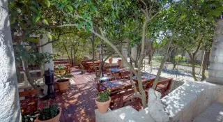 Hotel Pharos