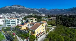 Hotel Pharos
