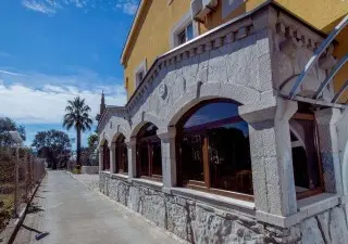 Hotel Pharos