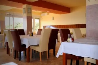 Hotel De Lara