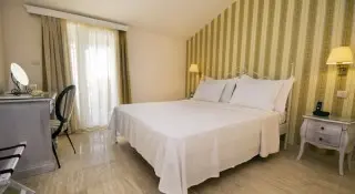 Hotel Azimut