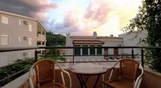 Apartmani Holiday