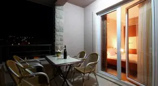 Apartmani Holiday