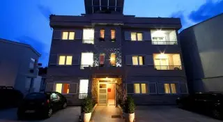 Apartmani Holiday