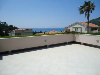 Apartmani Holiday