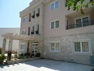 Apartmani Holiday