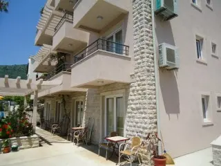 Apartmani Holiday