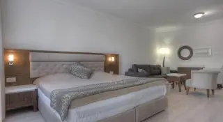 Hotel Adrovic