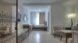 Hotel Adrovic