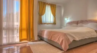 Hotel Adrovic