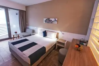 Carine Hotel  Delfin 