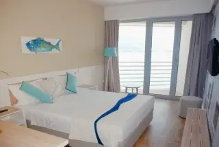 Carine Hotel  Delfin 