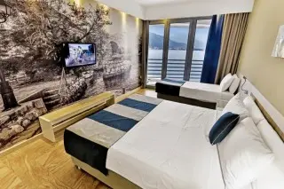 Carine Hotel  Delfin 