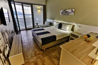 Carine Hotel  Delfin 