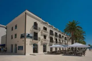 Hotel Pine