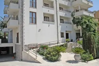 Hotel & Apartmani Butua