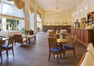 Hotel Bristol