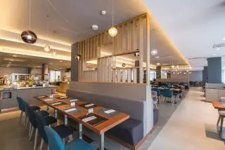Arena Hotel Holiday 