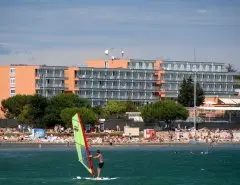 Arena Hotel Holiday 