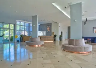 Arena Hotel Holiday 