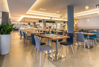 Arena Hotel Holiday 