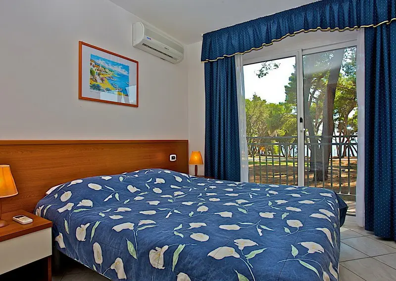 Apartament z dwoma sypialniami 2+2+2  balkonem strona morze 