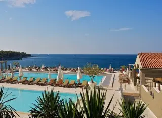 Resort  Verudela Beach & Villas
