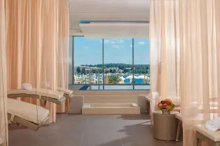 Isabella Island Resort