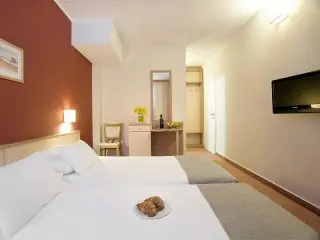 Valamar Koralj Hotel 