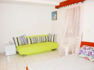 Pansion Anita