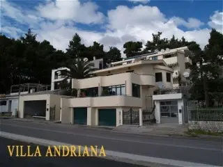 Villa Adriana autokarem
