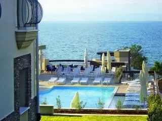 Blue Waves Resort
