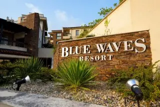 Blue Waves Resort