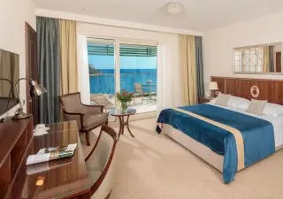 Hotel More