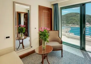 Hotel More