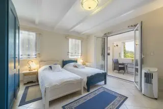 Hotel Abalone