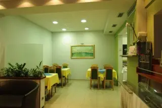 Hotel More