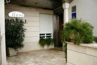 Hotel More