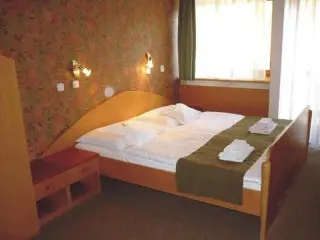 Hotel Flora